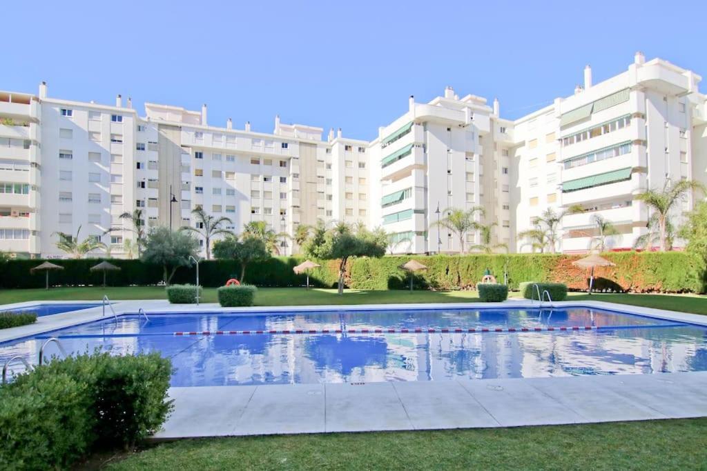 Loft Miramar Apartment Фуeнхирола Екстериор снимка
