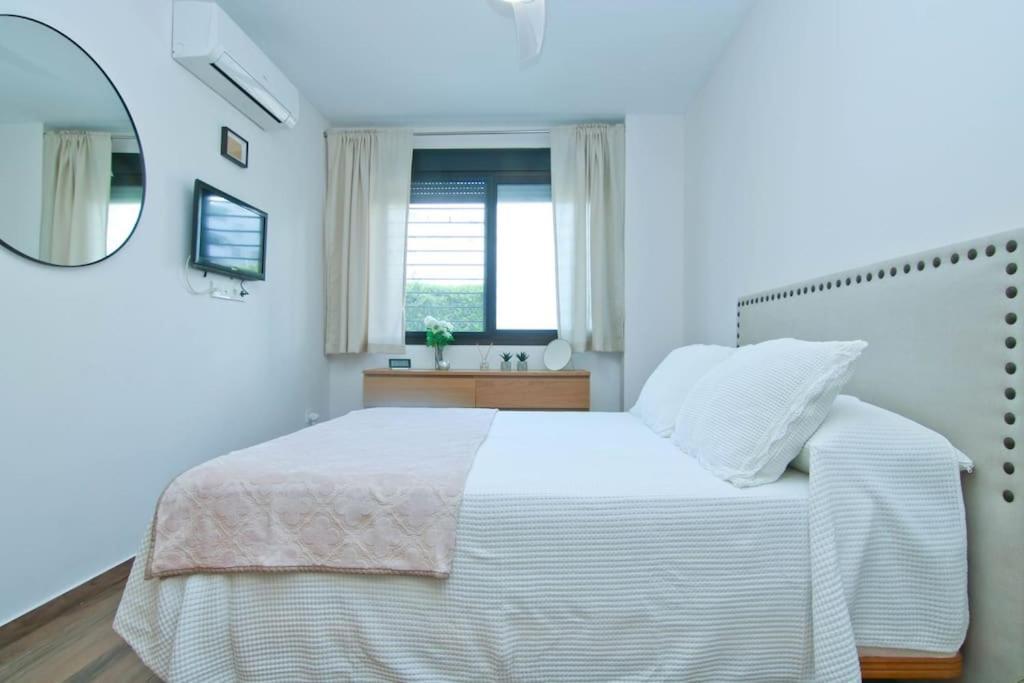 Loft Miramar Apartment Фуeнхирола Екстериор снимка